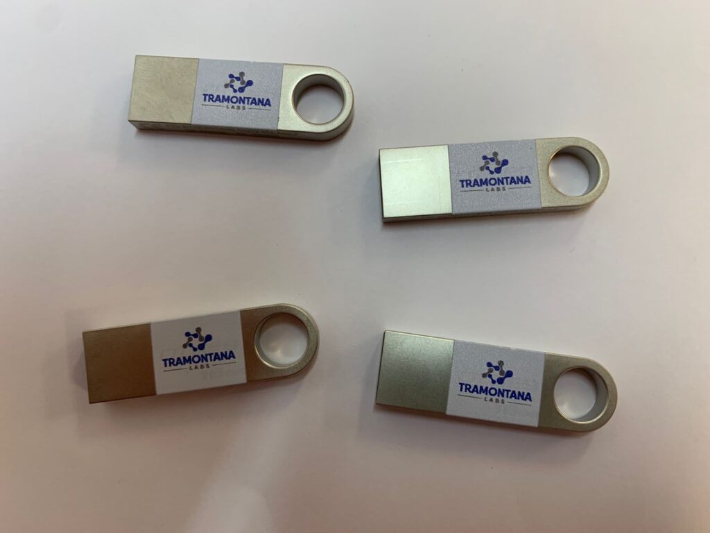 pen drive personalizado doc gráfica